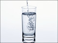 8 Manfaat Minum Air Putih untuk Kesehatan