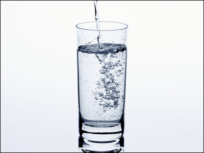 Manfaat minum air putih - VistaBundaDotCom